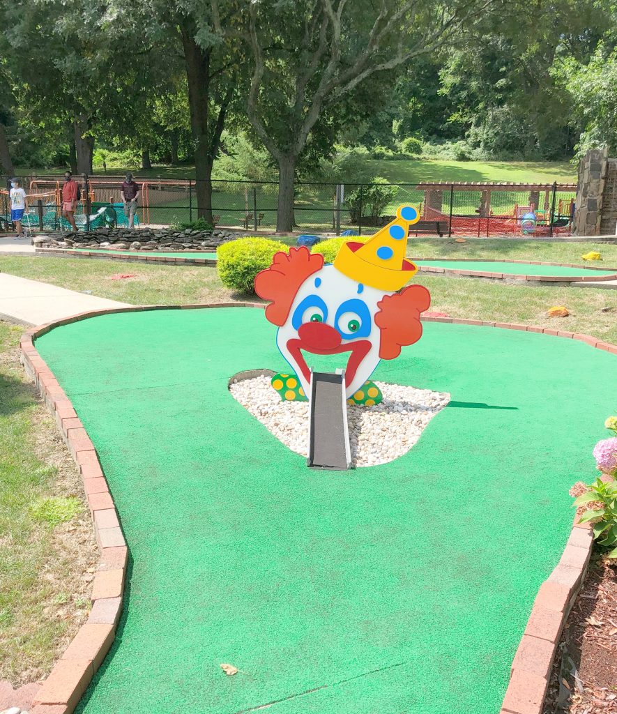 Mini Golf Clown