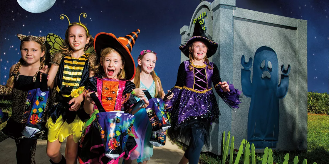 Unleash Spooky Fun: Costume Up for the VIVERSE Halloween Maze Party 🎃